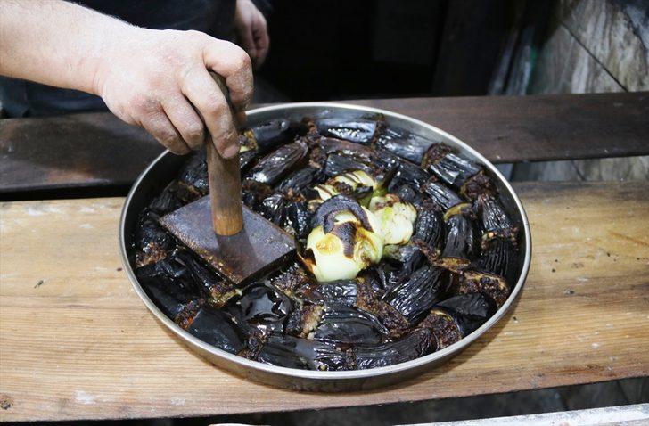 RAHMET VE BEREKET AYI RAMAZAN - Şanlıurfa'nın taş fırınlarında pişen lezzetleri ramazan sofralarını süslüyor G5