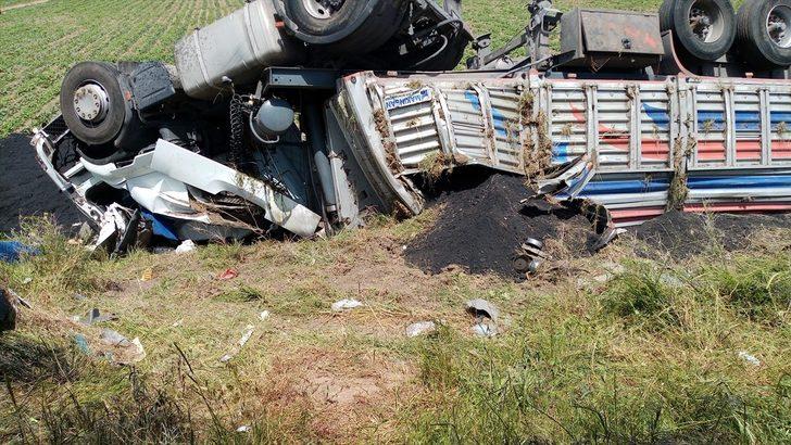 Adana'da devrilen kömür yüklü kamyonun sürücüsü hayatını kaybetti G3
