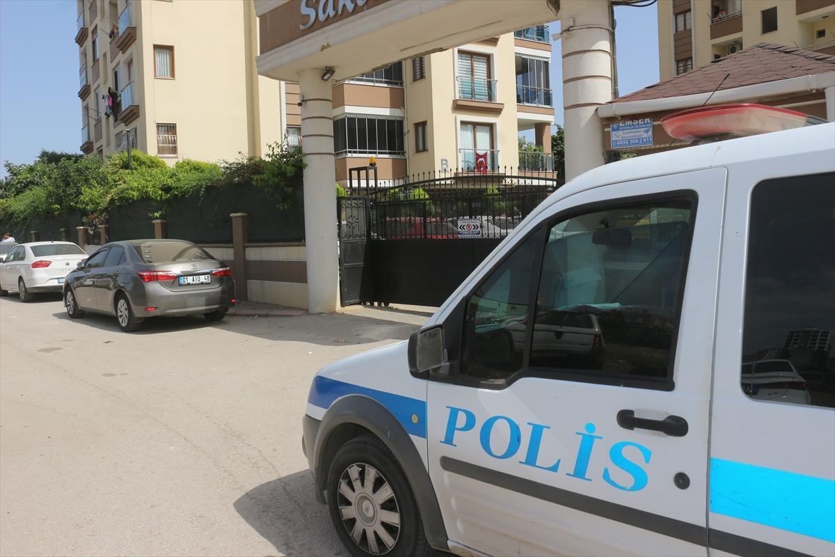 Adana'da komşular arasında &ccedil;ıkan silahlı kavgada 1 kişi yaralandı