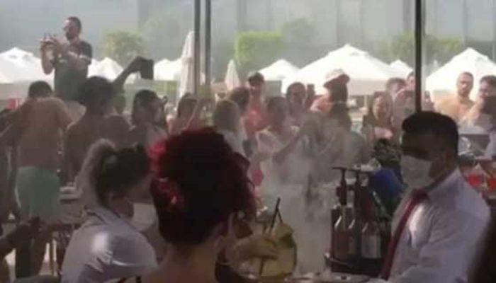 Antalya'da, otelde hınca hınç 'korona' partisi