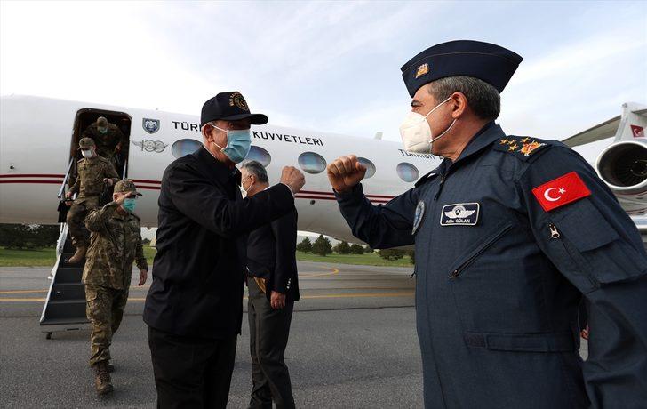 Bakan Akar, Muharip Hava Kuvveti Komutanlığının bulunduğu Eskişehir'e geldi G1