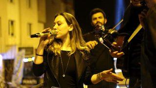 Bolu'da evde kalanlar için 'mobil' konser