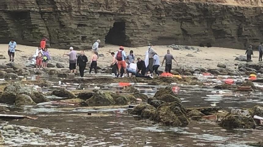 California a&ccedil;ıklarında alabora olan gemide 2 kişi &ouml;ld&uuml;