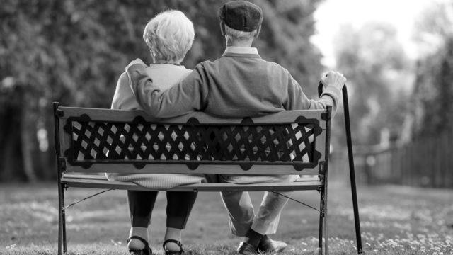 Demans hastası çift, Mors alfabesini kullanarak huzurevinden kaçtı