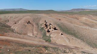 Sivas’taki ilginç kayaları görenler şaşkınlık geçirdi