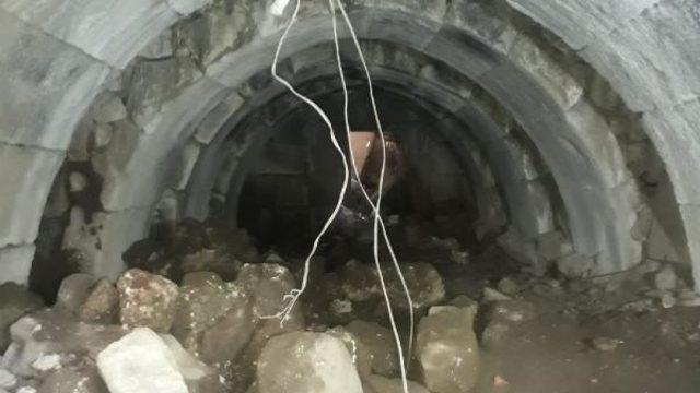 Kaçak kazı baskınında Roma dönemine ait zindan bulundu