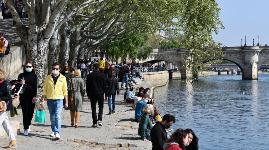 Covid: Avrupa Komisyonu hangi koşullarla AB &uuml;lkelerine seyahat kısıtlamalarının yumuşatılmasını &ouml;nerdi?