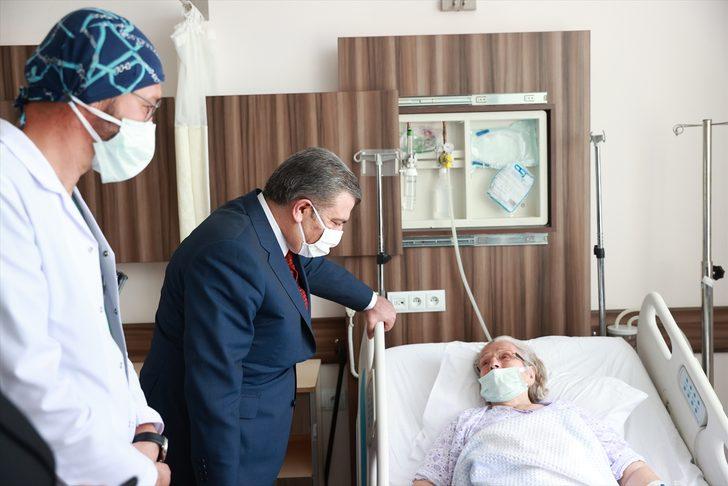 Sağlık Bakanı Koca, Edirne Sultan 1. Murat Devlet Hastanesi'nde tedavi görenleri ziyaret etti G2