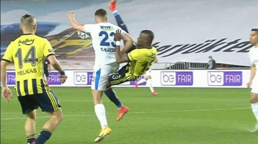 VAR izledi, Fenerbahçe penaltı kazandı