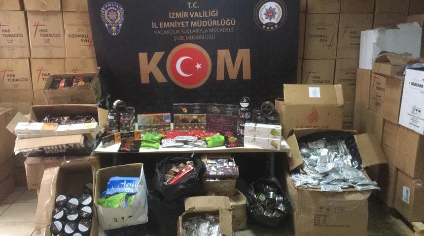 İzmir'de piyasa değeri 6 milyon liralık kaçak ürün ele geçirildi