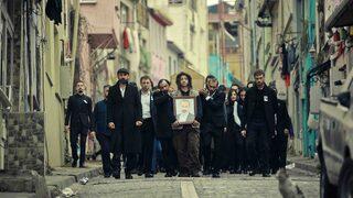 Çukur 127. son bölümde Emmi'ye veda! Yamaç'tan Vartolu'ya büyük şok