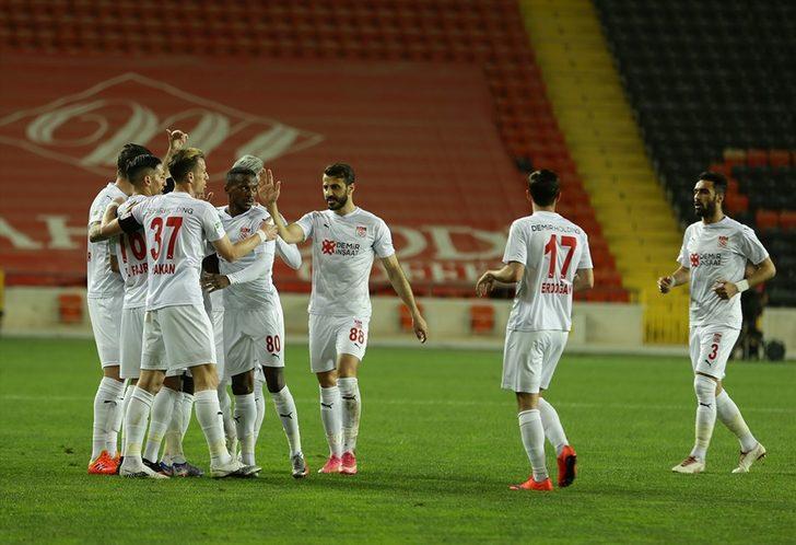 Sivasspor, Gaziantep'te tek golle kazandı