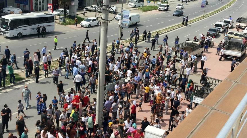 Sakarya'da sokağa çıkma kısıtlamasında 500 kişilik protestoya polis müdahalesi
