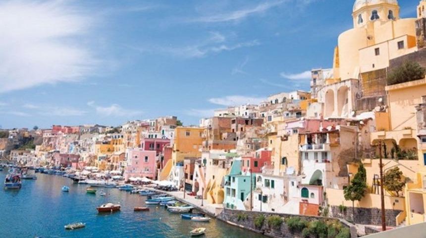 İtalya'nın "koronasız" adası: Herkes aşılandı!