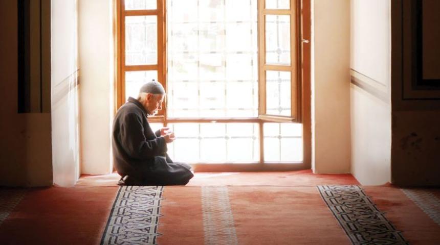 Pandemi sürecinde evde itikaf olur mu? Kadınlar itikafa girebilir mi? İşte okunacak dualar ve yapılacak ibadetler