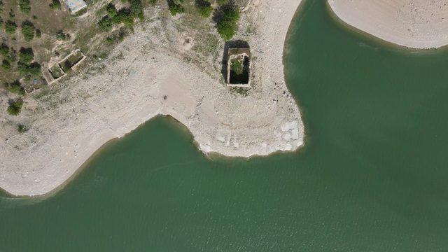 Sular çekildi! Miyadin Kilisesi ilk defa tamamen gün yüzüne çıktı