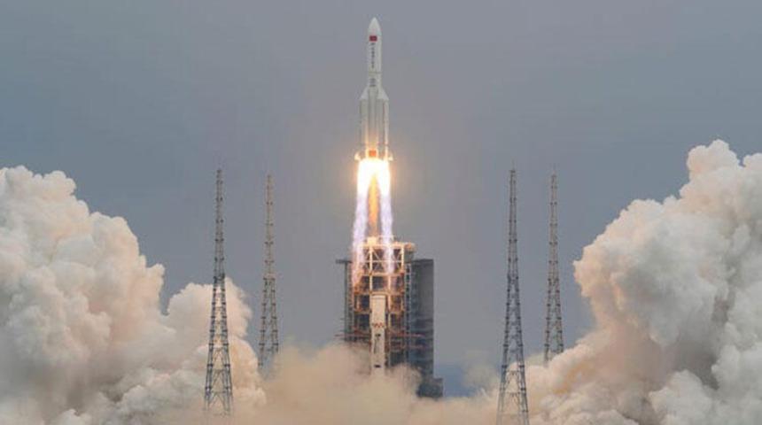 Çin'in roketi kontrolden çıktı: Dünya'ya düşüyor!