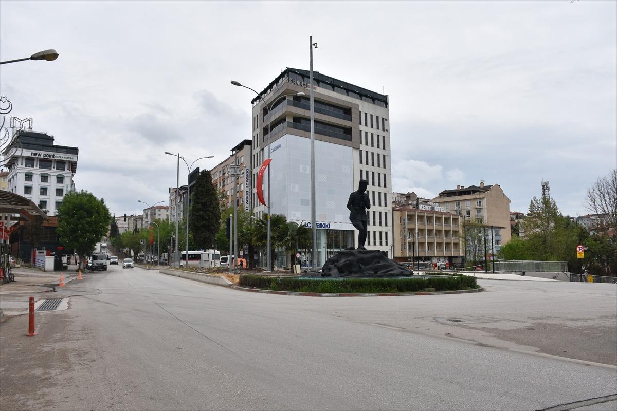 Bursa ve &ccedil;evre illerde "tam kapanma"ya uyuluyor