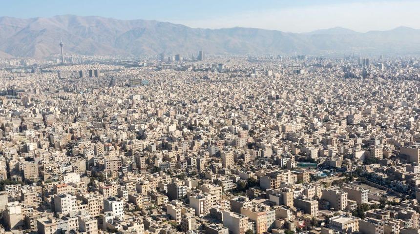 İran'da büyükelçilik çalışanı evinin bulunduğu rezidanstan düşerek hayatını kaybetti