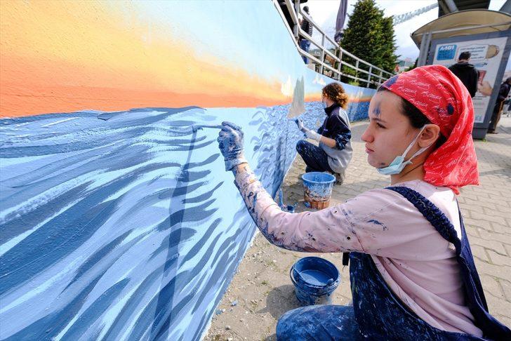 Yabancı öğrenciler Giresun'da duvarları renklendirdi G3
