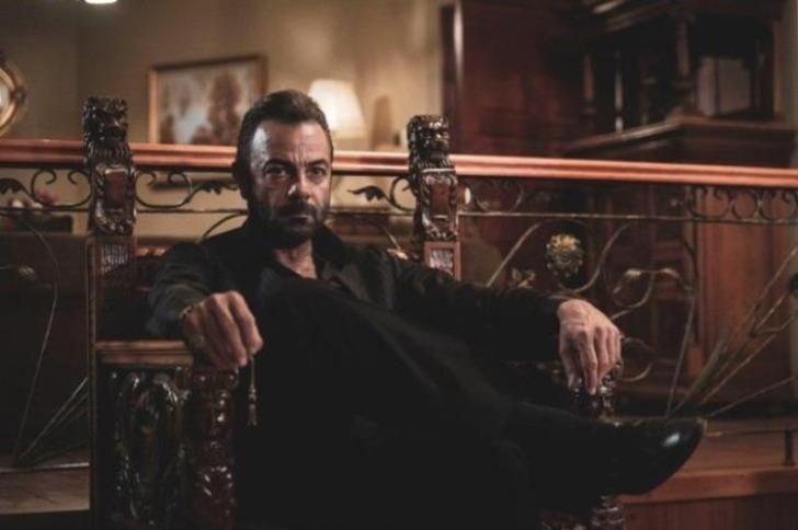 Bir Zamanlar Çukurova'da büyük skandal! Kerem Alışık engelli figüranı yumrukladı! G3