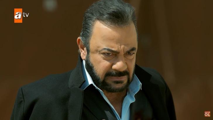 Bir Zamanlar Çukurova'da büyük skandal! Kerem Alışık engelli figüranı yumrukladı! G1