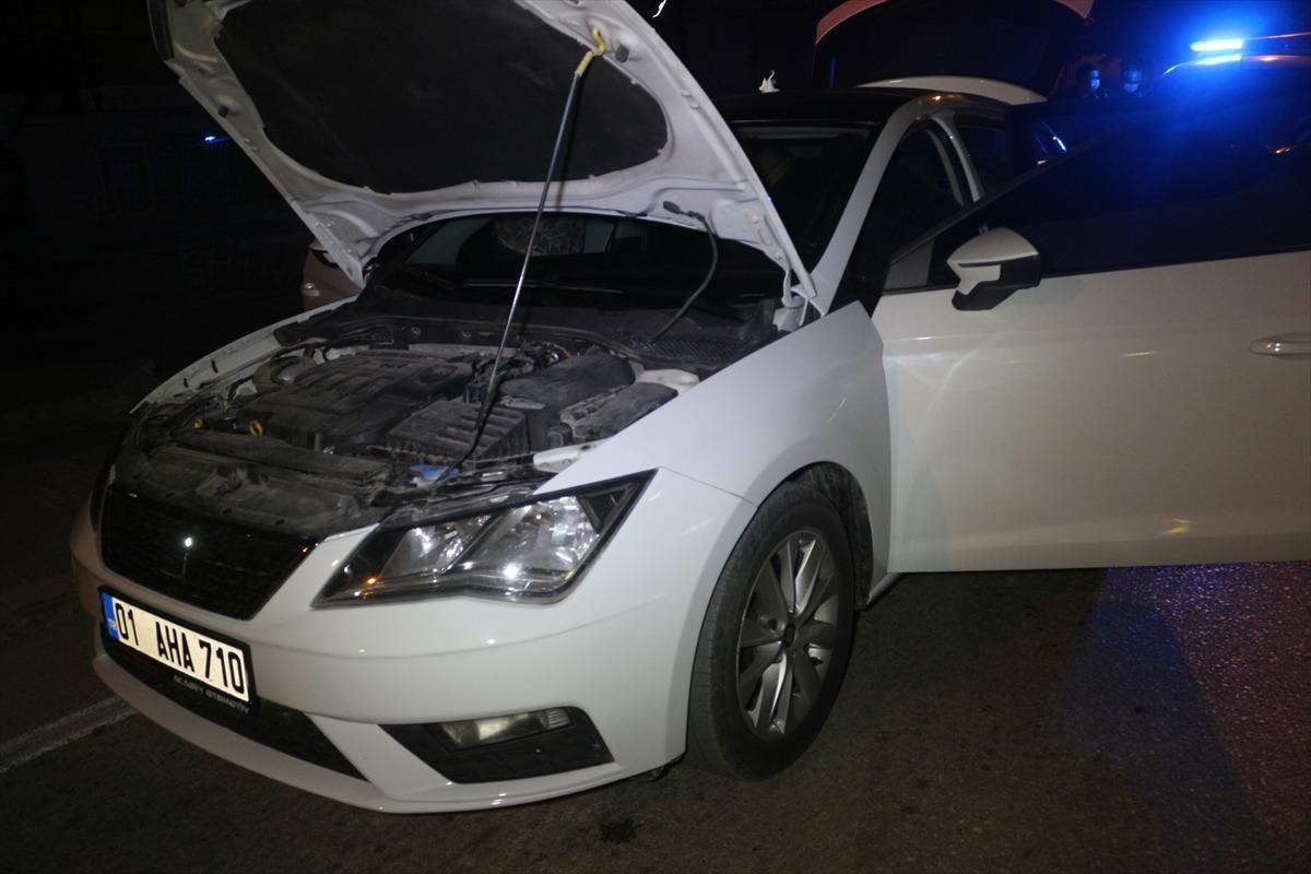 Adana'da kovalamaca sonucu durdurulan otomobilde uyuşturucu madde ele ge&ccedil;irildi