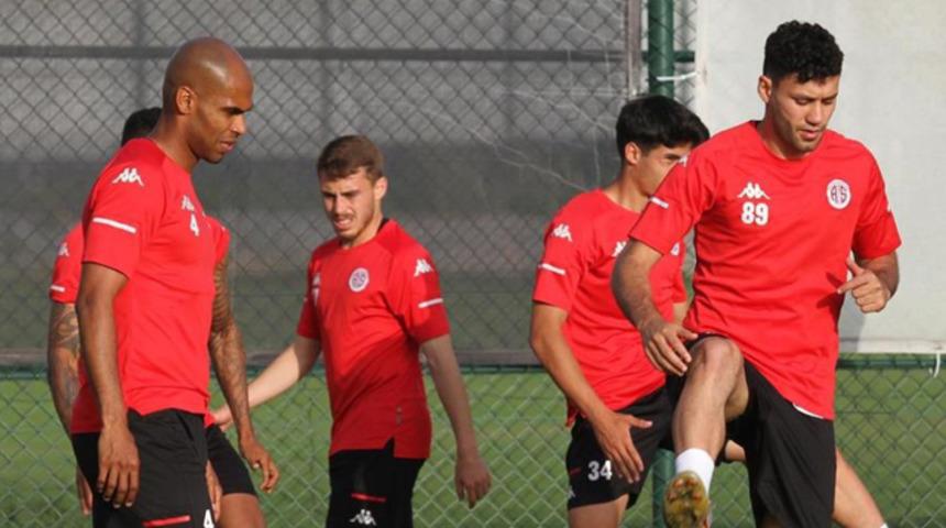 Antalyaspor'un gol umudu Amilton ve Fredy 