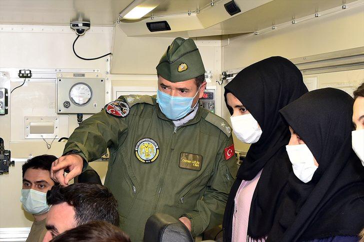 Gaziantepli Ayşegül'ün İHA ve SİHA'ları yakından görme hayali gerçek oldu G2