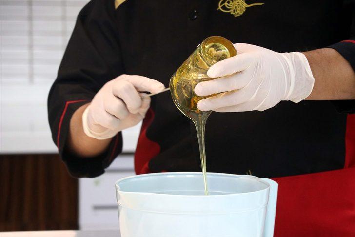 Maharetli "özel" eller kendi bayram şekerlerini çevrim içi ortamda yaptı G4