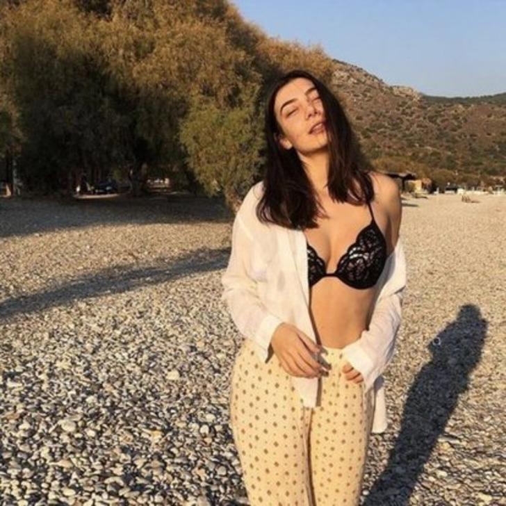 Alemin Kralı dizisindeki Oben’in teknedeki bikinili pozu sosyal medyayı salladı! G5