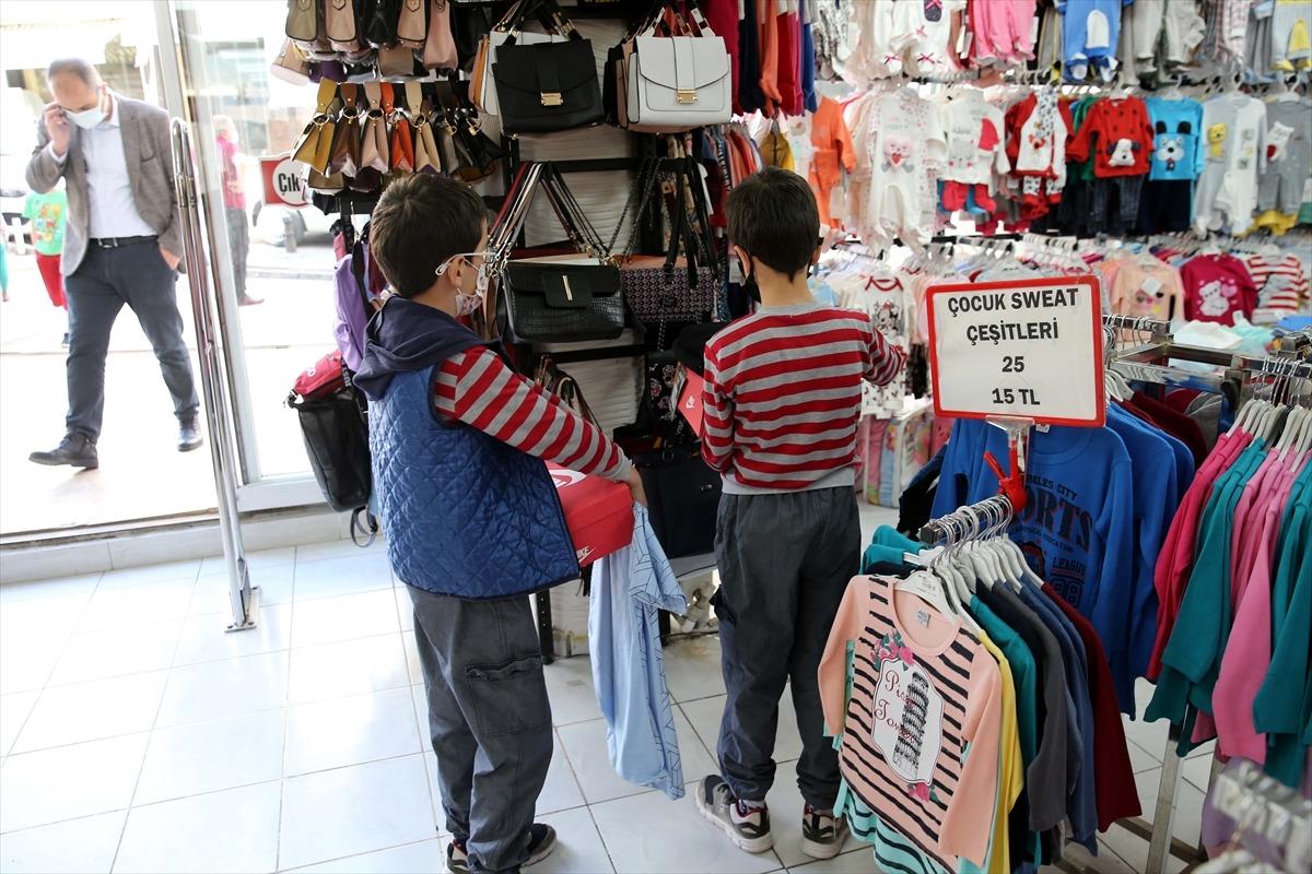 Sivas'ta 5 bin &ccedil;ocuk bayramlıklarla sevindirilecek