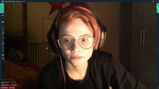 'Kardeşim Helikopter' şarkısını söyleyen kız kim? R'leri söyleyemeyen fenomenin adı ne?