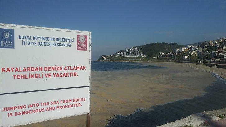 Marmara Denizi'nin birçok noktasına yayılan "deniz salyası" Mudanya sahilini de kapladı G4
