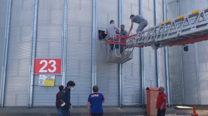 Yozgat'ta bakım i&ccedil;in girdiği siloda buğday yığınına g&ouml;m&uuml;len teknisyen &ouml;ld&uuml;