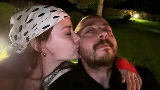 Hazal Kaya ve Ali Atay’dan romantik poz!