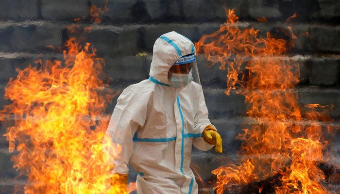 Hindistan'da Kovid-19 salgınında bugüne kadarki en yüksek günlük can kaybı