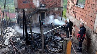 GÜNCELLEME 4- Kastamonu'da çıkan yangında 6 ev hasar gördü