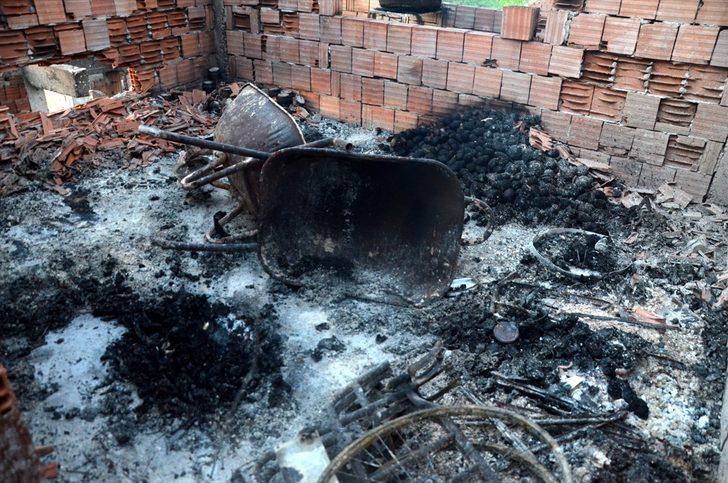 GÜNCELLEME 4- Kastamonu'da çıkan yangında 6 ev hasar gördü G2