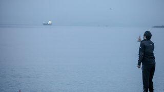 Sabahın ilk ışıklarında kısıtlamayı unutup denize koştular!