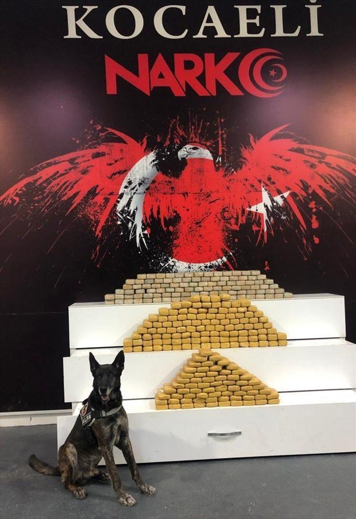 Kocaeli'de kamyonette 139 kilo 350 gram eroin ele geçirilmesine ilişkin gözaltına alınan 4 şüpheli adliyede G2