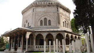 Kanuni Sultan Süleyman türbesi nerede, kimler yatıyor ve hangi ilde bulunuyor? İşte Kanuni Sultan Süleyman türbesi ziyaret saatleri...