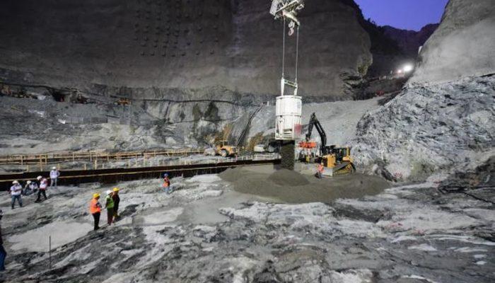 Yusufeli Barajı'nda son metreküp beton döküldü