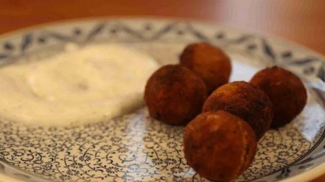 Hiç olmadığı kadar kolay! Kalabalık sofraların nefis lezzeti falafel tarifi