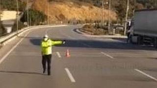 Canlı yayın yaparken polise küfreden tır şoförüne hapis cezası