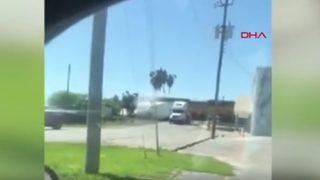 ABD'de korkunç kaza! Yük treni hemzemin geçitteki TIR'a böyle çarptı