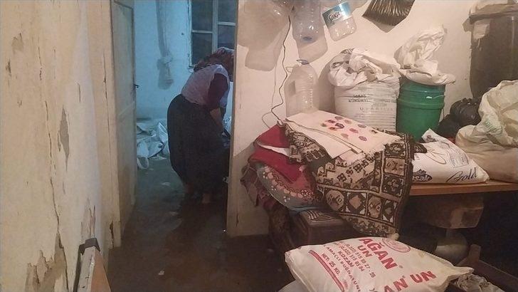 Adana'nın Kozan ilçesinde sağanak etkili oldu G1