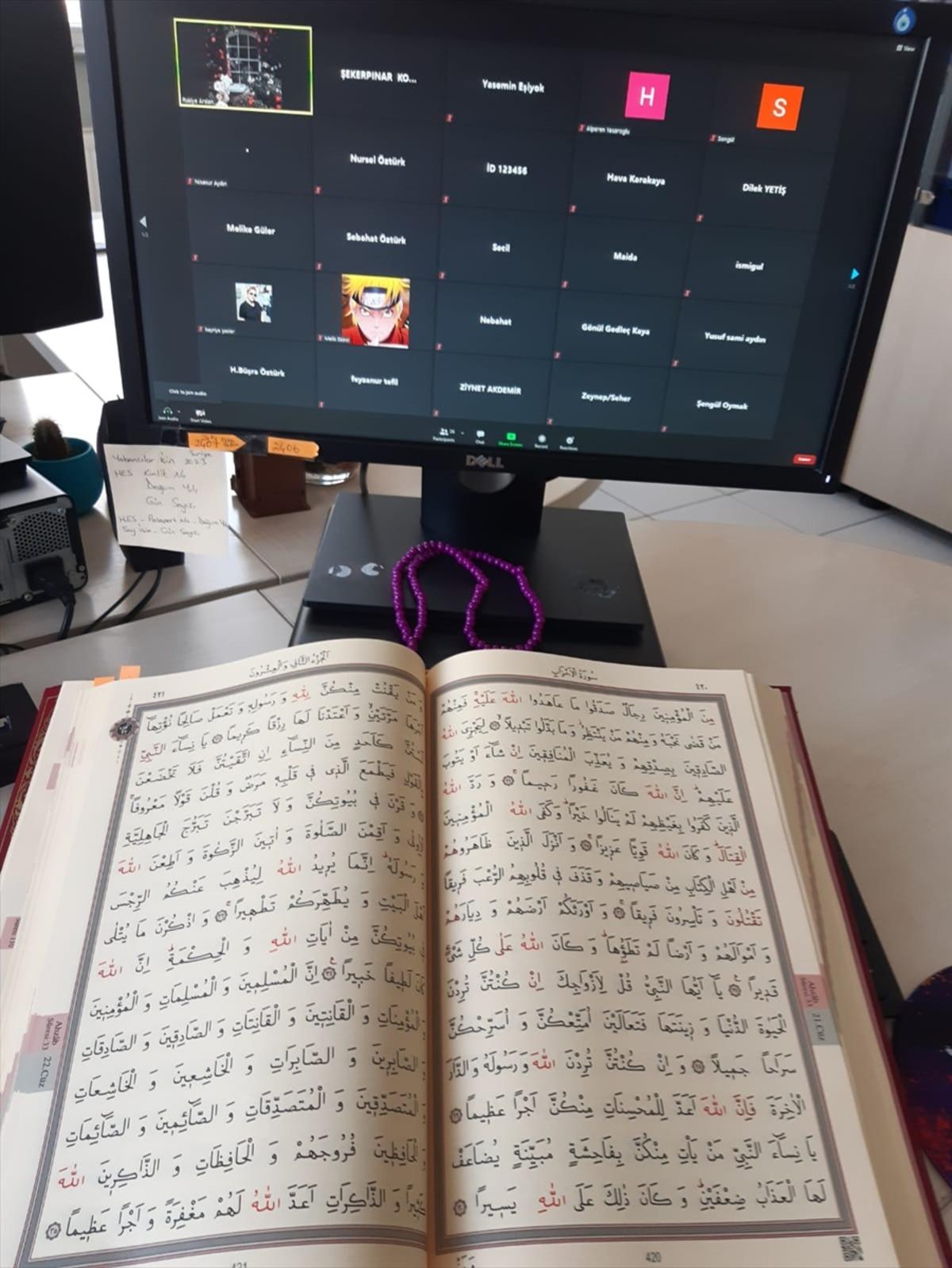 Kocaeli'de kadınlar mukabele geleneğini &ccedil;evrim i&ccedil;i ortamda s&uuml;rd&uuml;r&uuml;yor