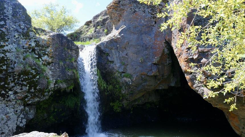 Ağrı’nın içerisinde saklanan doğal güzellik Bekiran Şelalesi keşfedilmeyi bekliyor