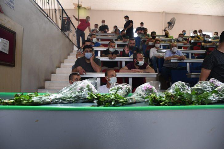 Çukurova'daki çiçek mezatlarında Anneler Günü yoğunluğu G1